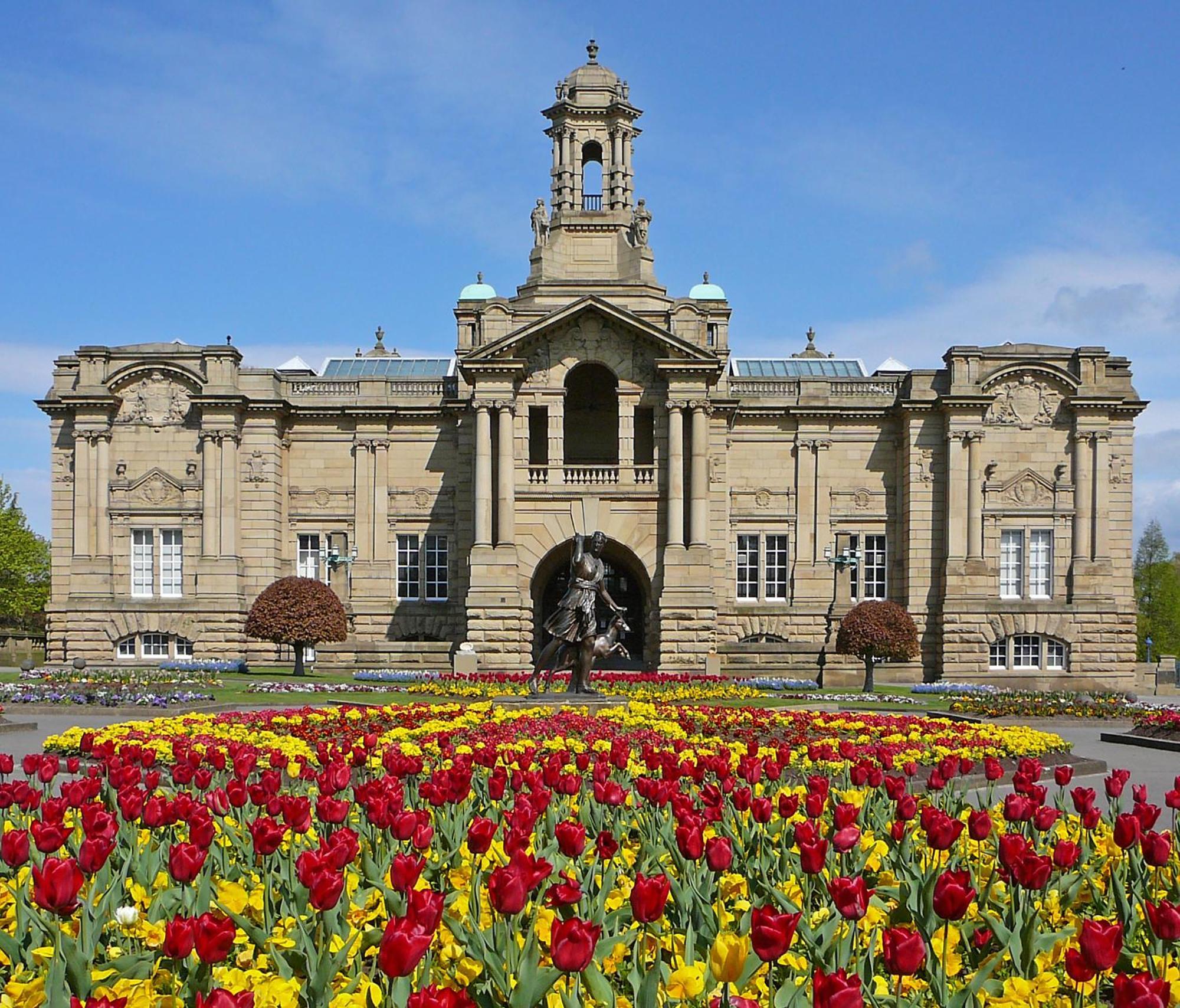 Stylish 4 Double Bedroom House In Bradford, Views Of Hillside And Parking Shipley  Eksteriør bilde