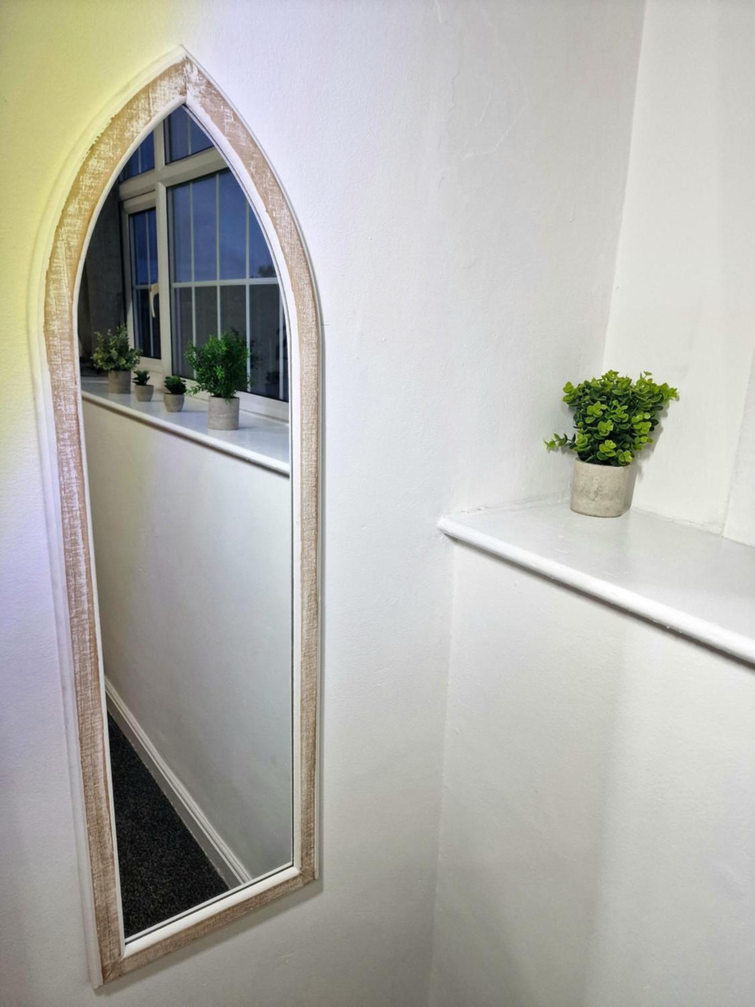 Stylish 4 Double Bedroom House In Bradford, Views Of Hillside And Parking Shipley  Eksteriør bilde